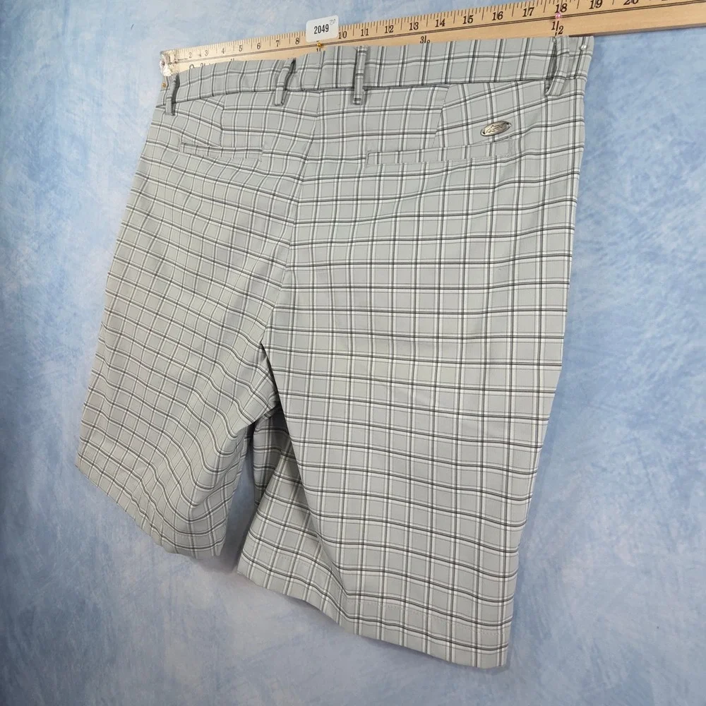 Greg Norman Mens Grey Plaid Golf Shorts Size 36 Performance‎ Stretch Shark Logo
